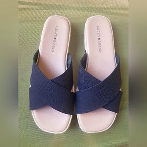 Lucky Brand womens flat sandals.  Size 9